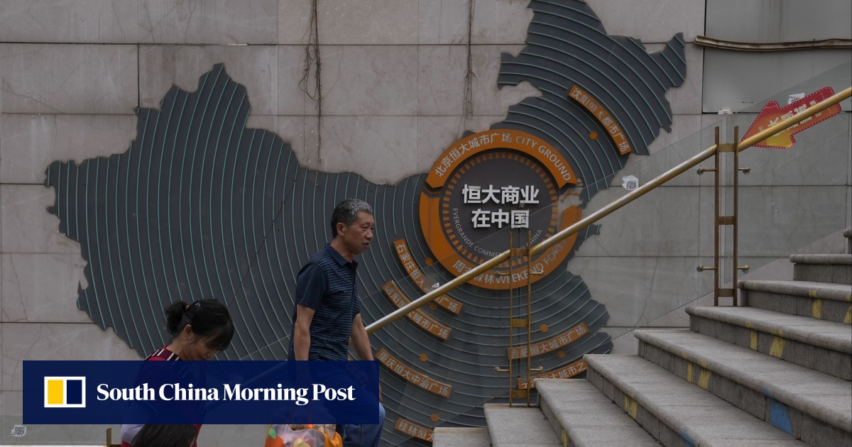 As ações de Hong Kong caíram depois que a China Evergrande cancelou reuniões com credores, levantando preocupações sobre o setor imobiliário As ações de Hong Kong caíram depois que a China Evergrande cancelou reuniões com credores, levantando preocupações sobre o setor imobiliário