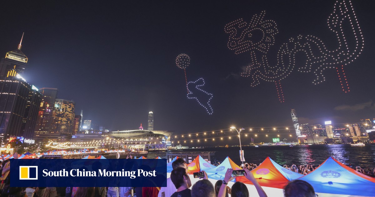 Hong Kong buzzing as city heads into long Mid-Autumn Festival weekend ...