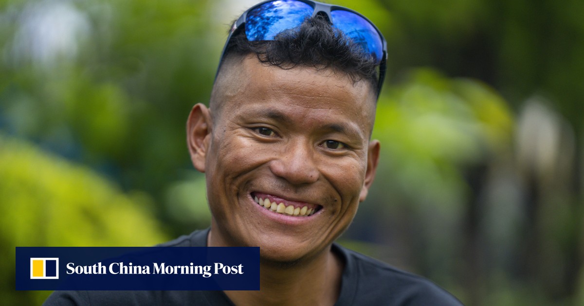 American and Nepalese climbers killed or missing after avalanches strike Tibetan peak