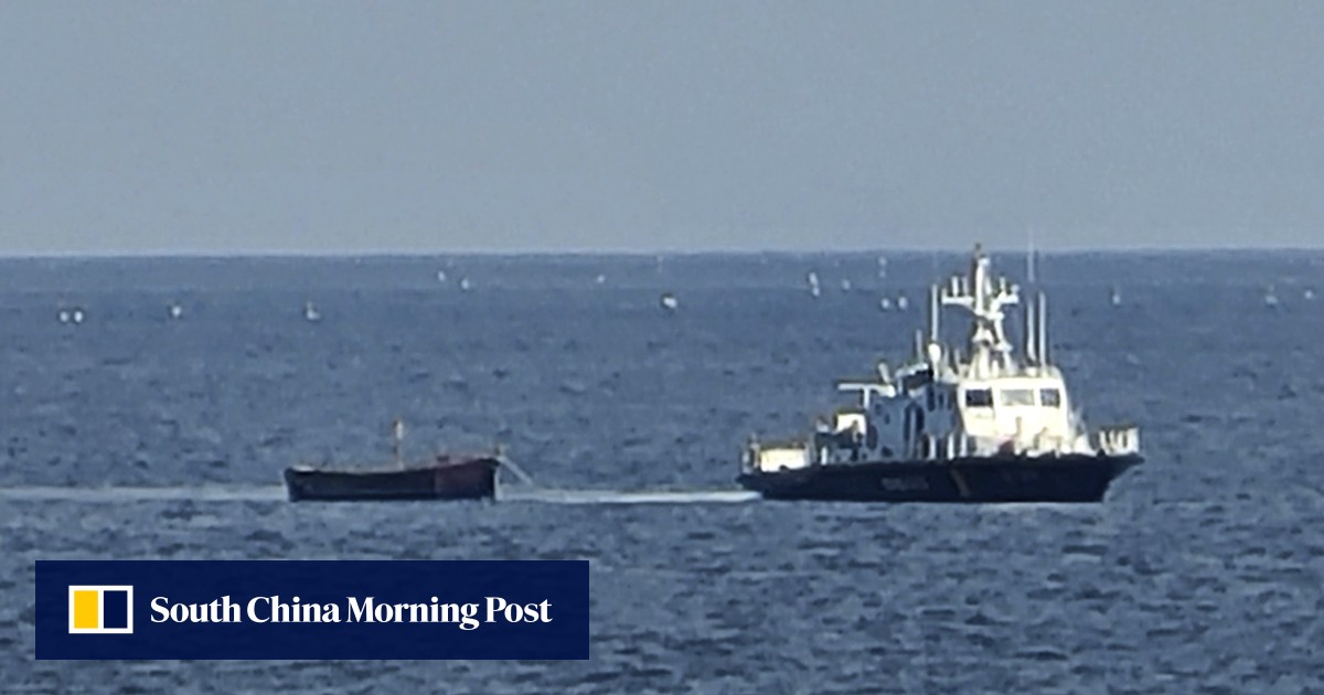 4 North Koreans flee to South in small wooden boat, believed to be from same family