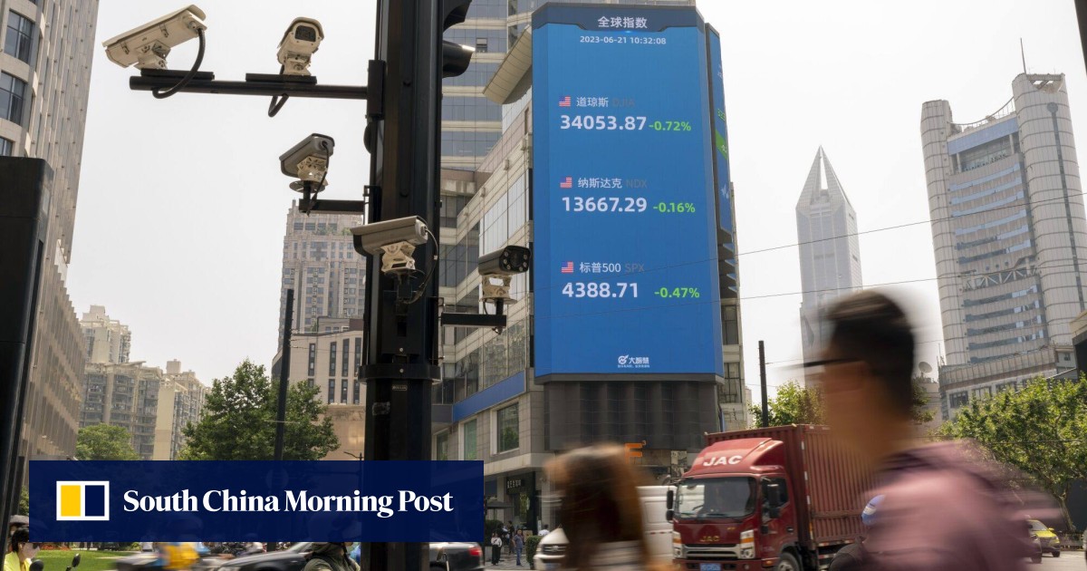 Hong Kong stocks slip as ICBC leads slump among Chinese banks amid earnings, credit risks in property market