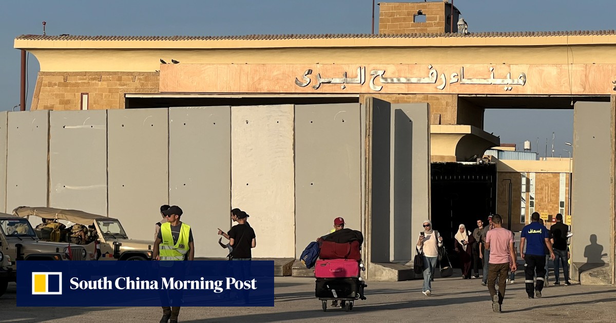 Israel-Gaza war: Hamas government suspends evacuation of foreigners to Egypt, border official says