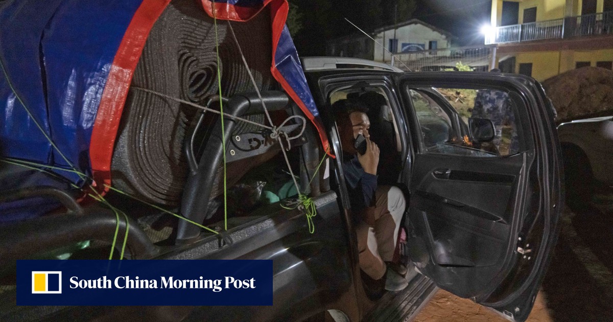 Nepal earthquake: death toll reaches 157 as rescue and aid operations hampered by blocked roads, landslides