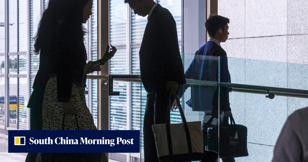 Hong Kong professionals should expect salaries to remain static next ...