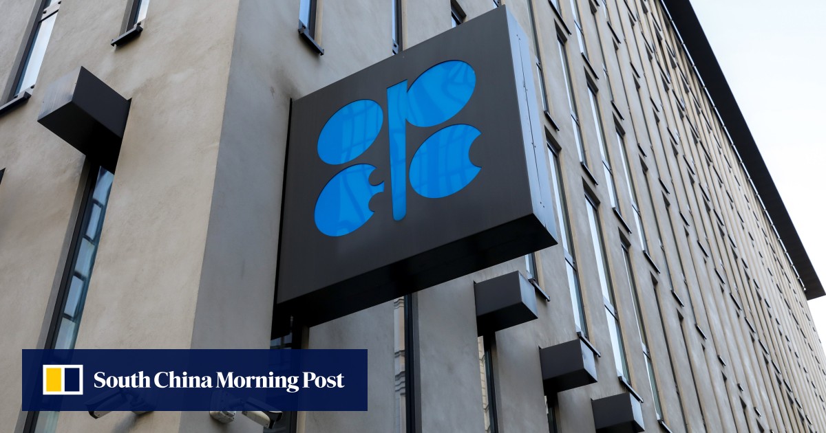 Angola leaving Opec oil cartel after dispute over production cuts