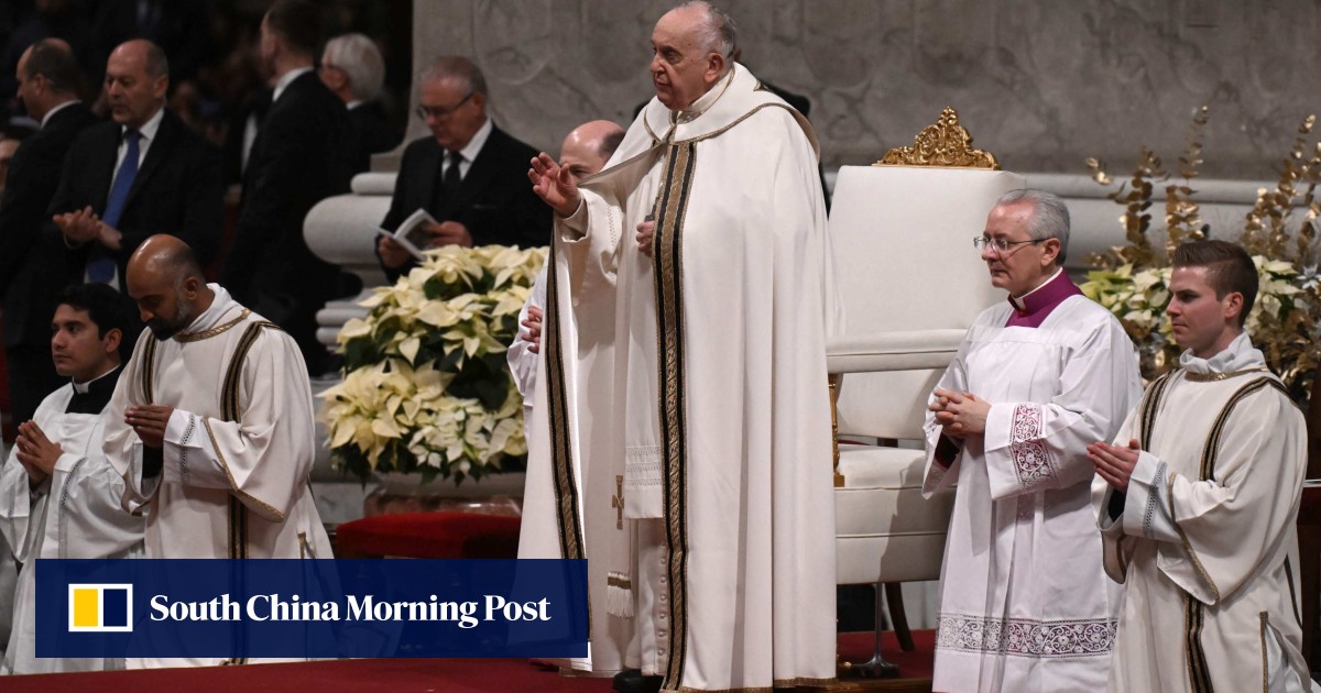 ‘Tonight our hearts are in Bethlehem,’ Pope Francis says in Christmas mass