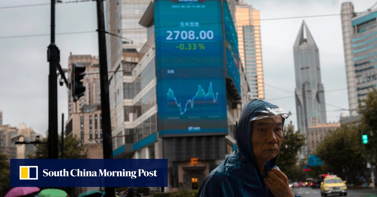 China stocks weaken as liquor distillers pace decline while online-gaming stocks halt losses on big batch of game approvals