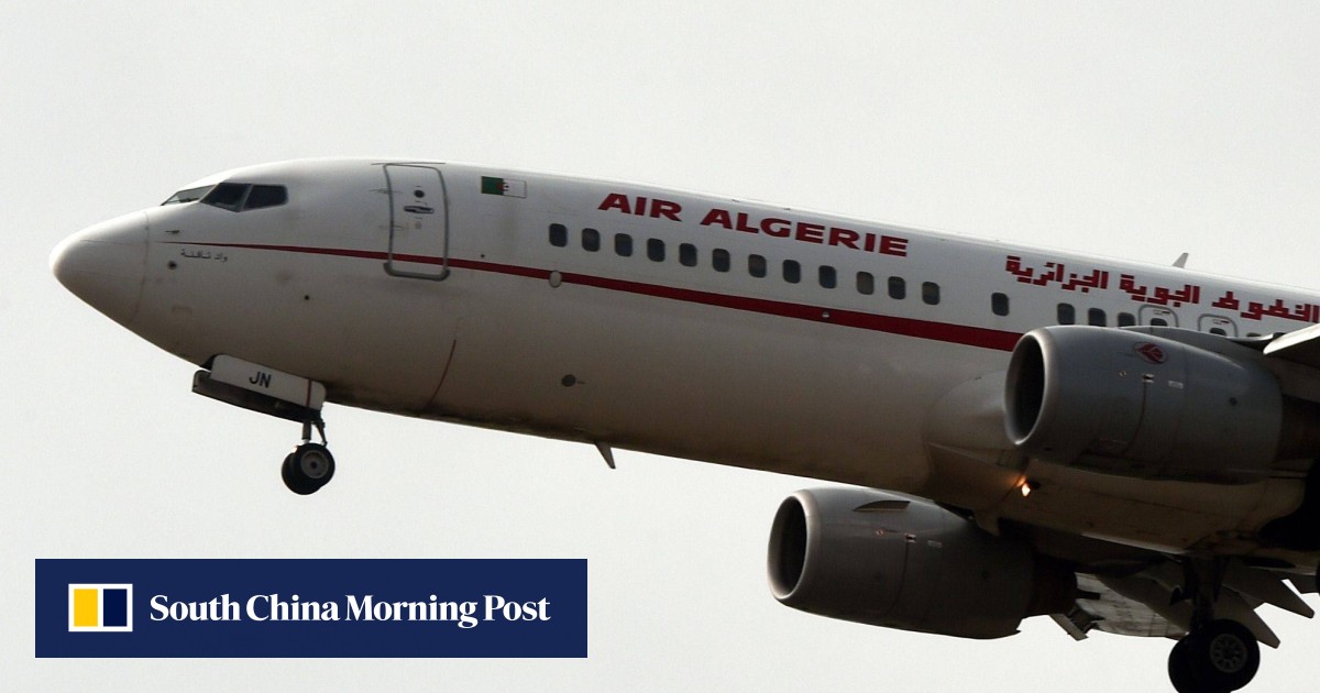 Man found barely alive in landing gear of Algeria flight to Paris