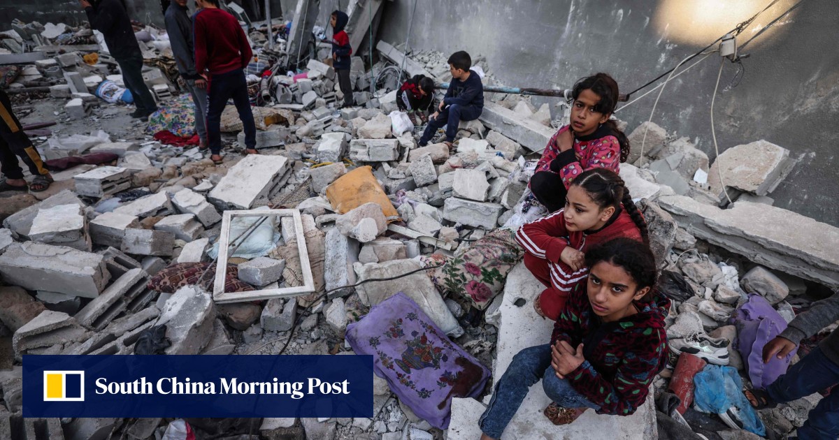 Israelis and Palestinians end dark year, with no end in sight to war