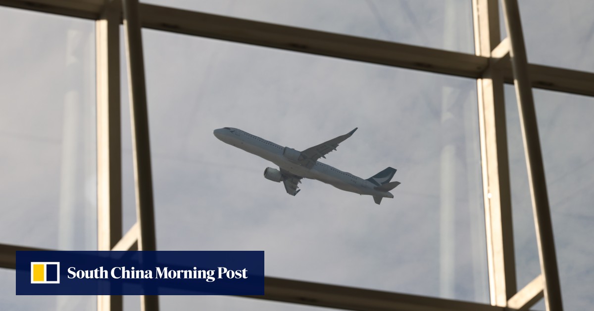 Hong Kong airport raises more than US0 million in first local-currency bond offering, to fund third runway