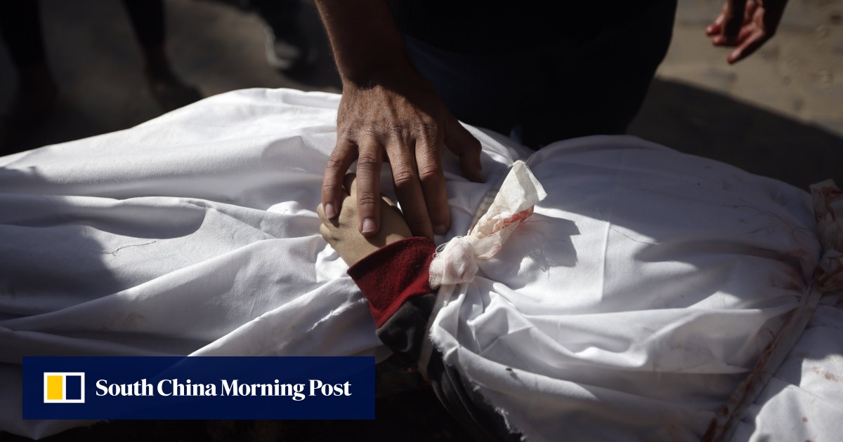 Israel-Gaza war: fighting in Khan Younis leaves hundreds of patients stranded in main hospital