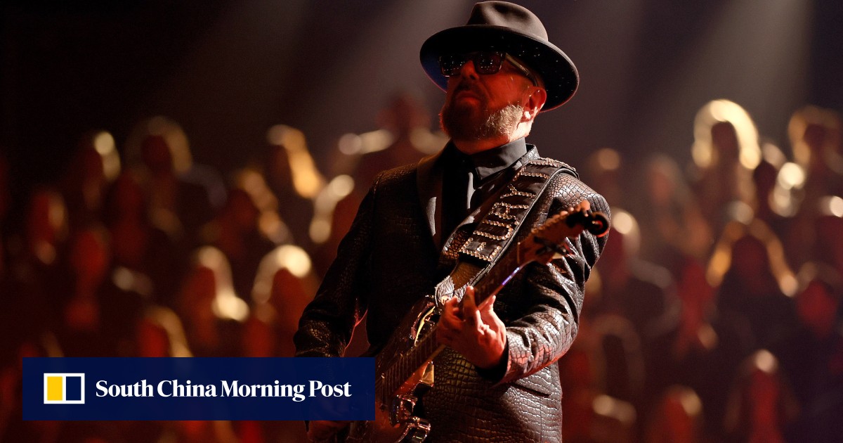 40 years on from Sweet Dreams, Eurythmics’ Dave Stewart tours North America again, but without Annie Lennox – and it takes 3 singers to replace her