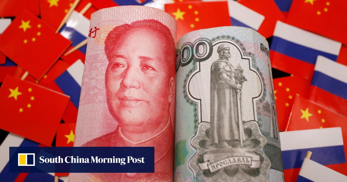 Китайский юань заменяет доллар США и евро в качестве «базовой» иностранной валюты России в экономической деятельности за рубежом.