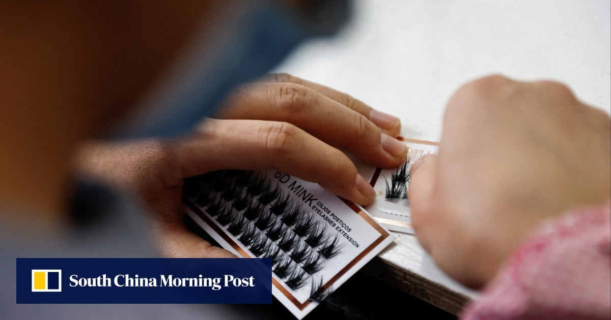 북한의 속눈썹은 어떻게 '메이드 인 차이나'로 서구와 일본, 한국으로 진출하고 있는가? 북한의 속눈썹은 어떻게 '메이드 인 차이나'로 서구와 일본, 한국으로 진출하고 있는가?