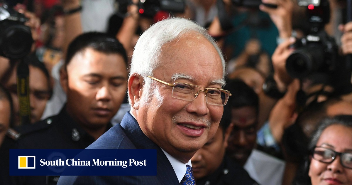 愤怒的马来西亚人猛烈抨击纳吉布减刑一马发展公司:“这是对正义的嘲弄” 愤怒的马来西亚人猛烈抨击纳吉布减刑一马发展公司:“这是对正义的嘲弄”