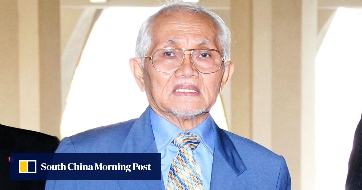 马来西亚警方调查称前砂拉越州长泰益马哈茂德因法律纠纷而被送往医院 马来西亚警方调查称前砂拉越州长泰益马哈茂德因法律纠纷而被送往医院