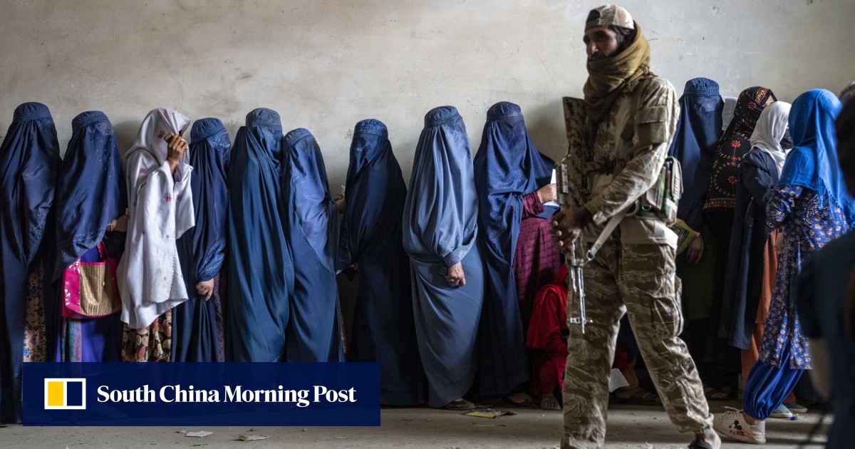 Afghan women fear going out alone due to Taliban decrees on clothing and male guardians, says UN