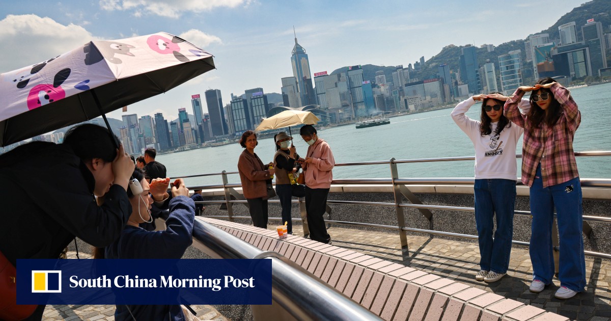 Hong Kong Observatory forecasts warmer weather, high humidity next week before temperature expected to hit 14 degrees Celsius