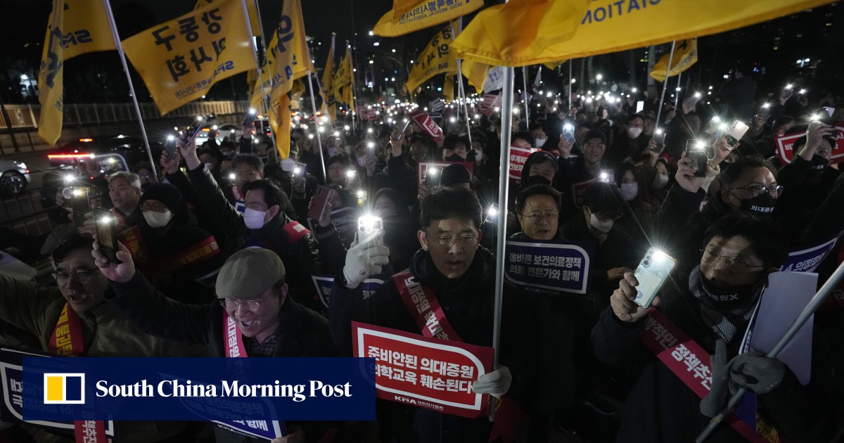 South Korean doctors submit resignations in spat with government over school admission quotas