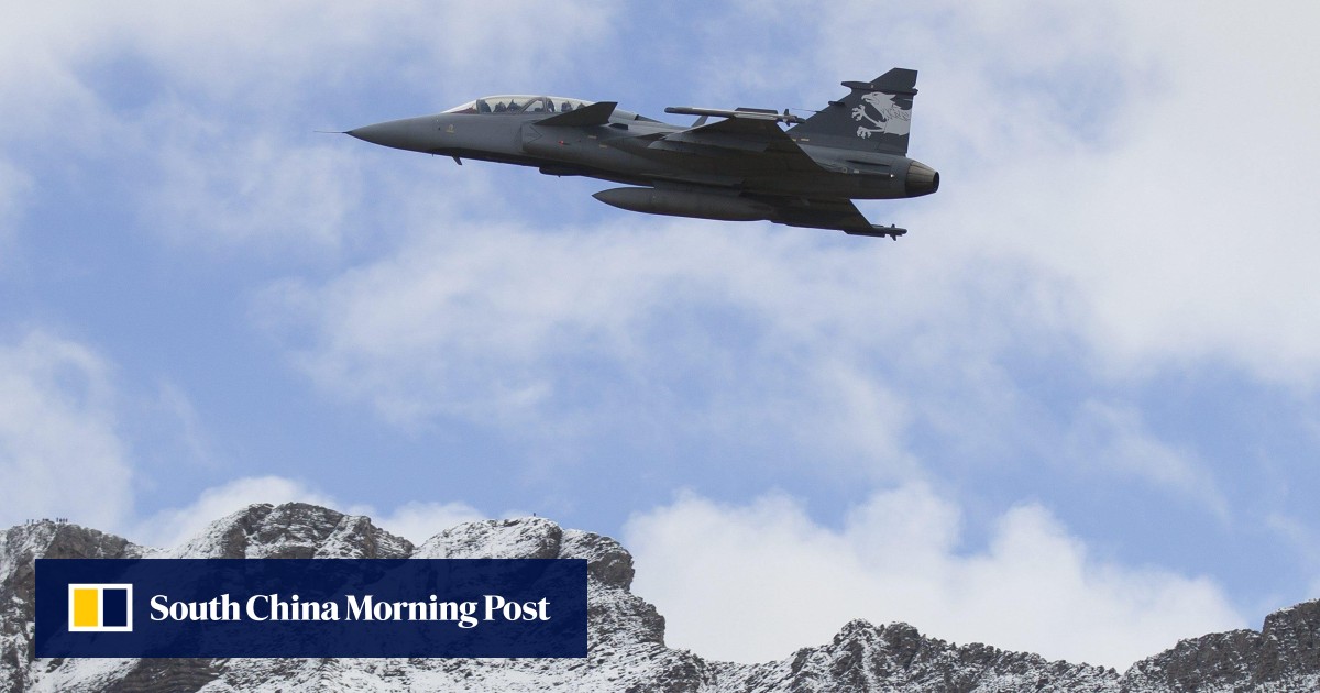 Hungary to let Sweden into Nato following jet fighter deal