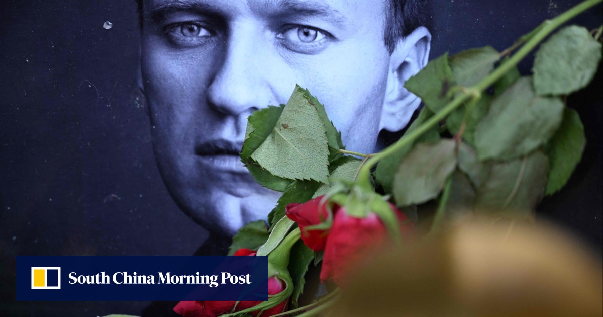 Hearses refuse to take Alexei Navalny’s body after threats, team says