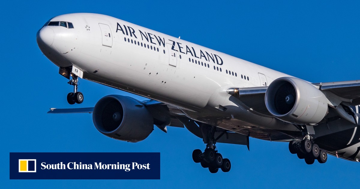 New Zealand’s unreliable Boeing jets keep breaking down, forcing PM to fly commercially to Asean summit