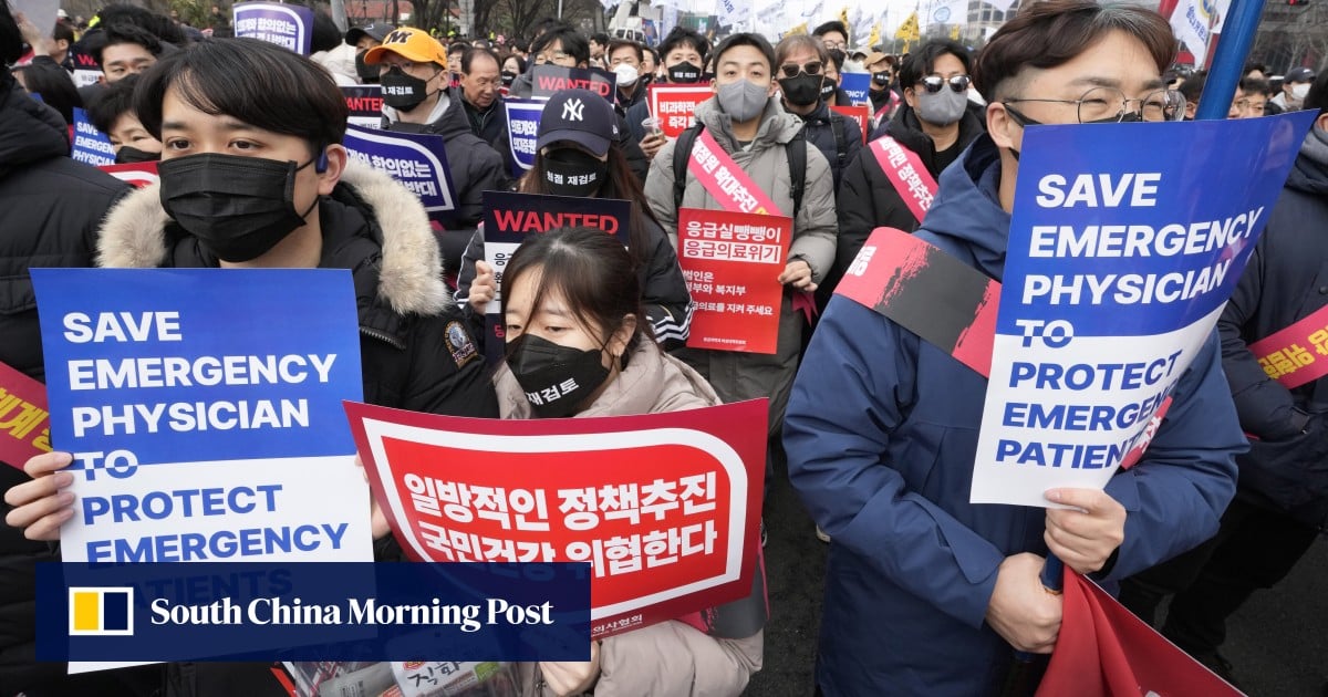 한국 병원은 입원 계획 때문에 최고 의사들이 사임하면서 또 다른 '위기'에 직면 한국 병원은 입원 계획 때문에 최고 의사들이 사임하면서 또 다른 '위기'에 직면