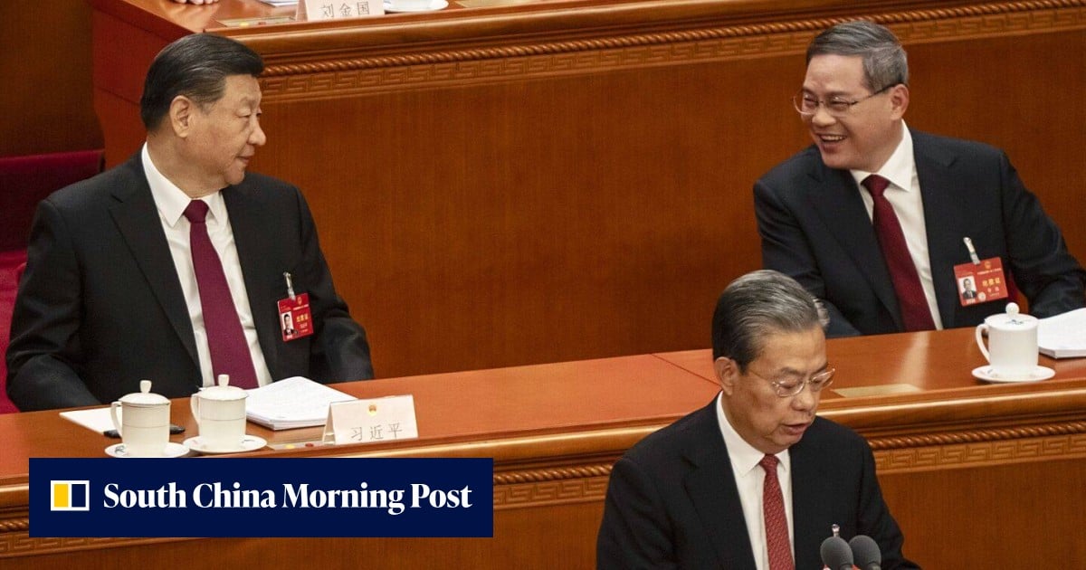 Xi Smiling Smiles, a few words … China’s new premier makes his debut next to Xi ...