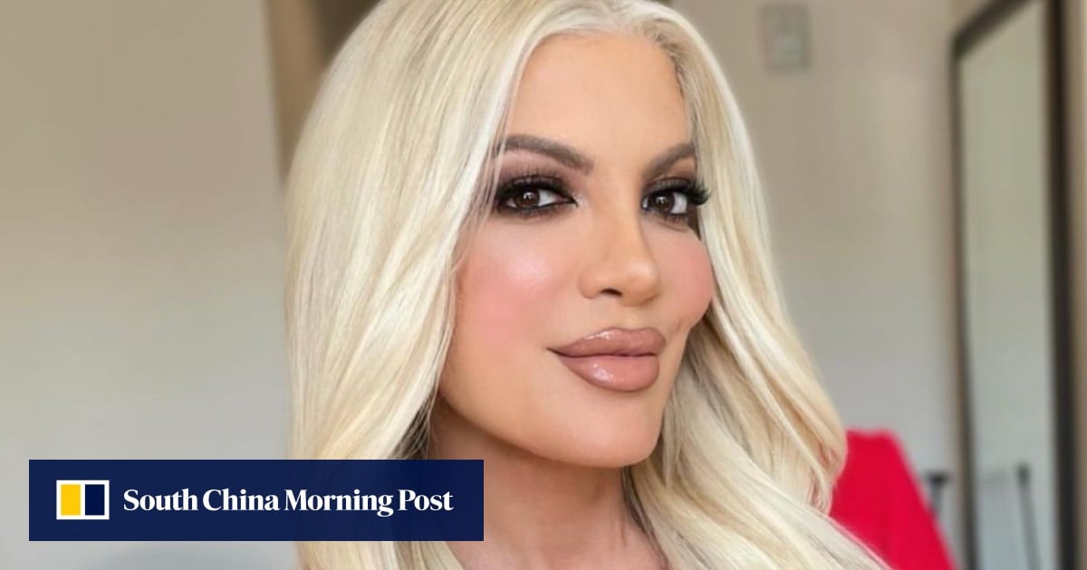 How did Tori Spelling lose her fortune? The Beverly Hills, 90210 star and daughter of Aaron Spelling – who was worth over half a billion US dollars – earned bank, but still