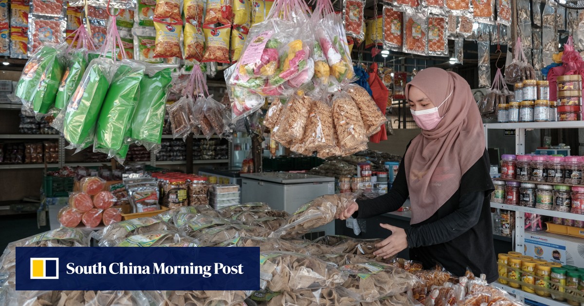 Malaysians feel the pinch as the ‘shringgit’ returns – and there’s no quick fix for PM Anwar