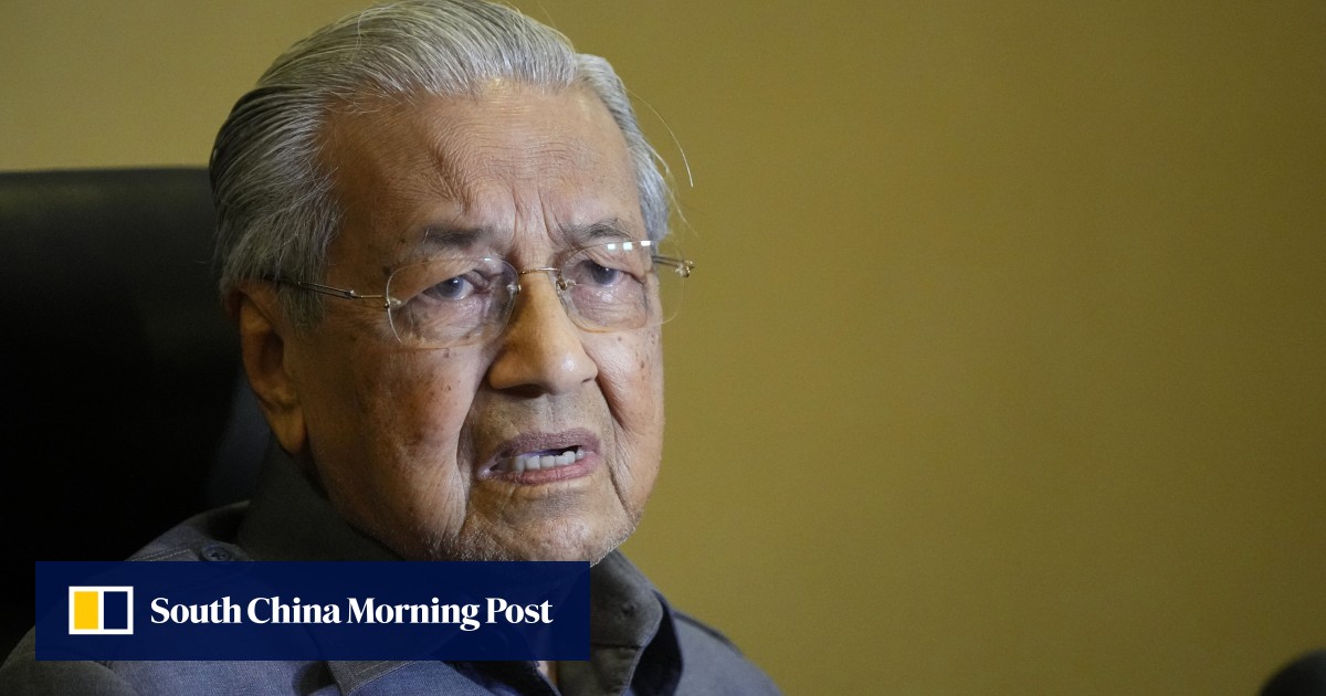 Mahathir ‘the primary suspect’ in Malaysia’s anti-corruption probe, sons say
