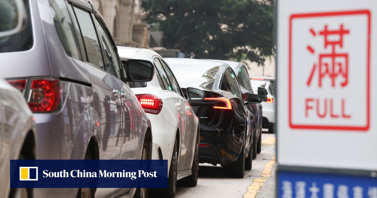 Hong Kong shopping centres offer free parking for first time in 20 years as 541,000 people leave city on second day of Easter break