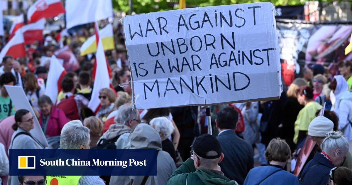 Polish lawmakers vote to move forward with work on lifting near-total abortion ban