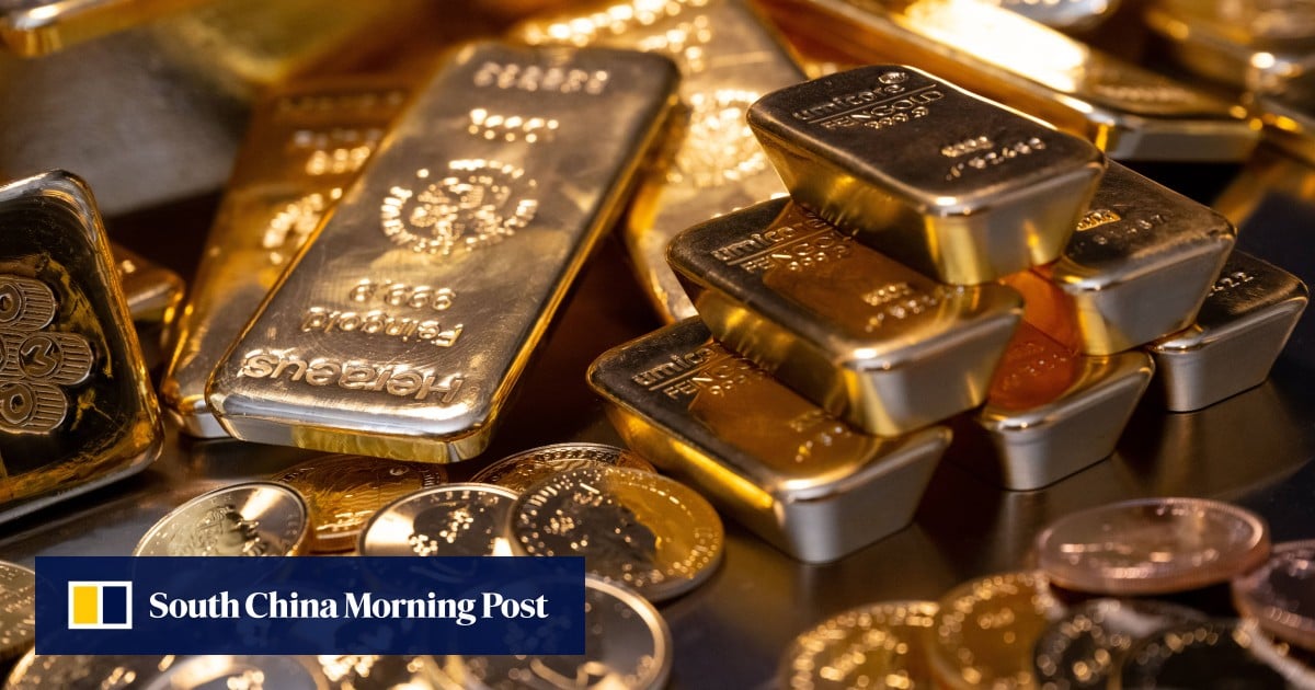 South Koreans snap up gold from convenience stores, vending machines as