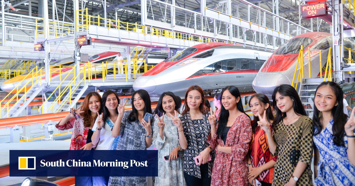 Kereta api berkecepatan tinggi Tiongkok menambah jumlah perjalanan ke Indonesia – namun hutang yang menumpuk dapat menghambat perjalanan kereta api