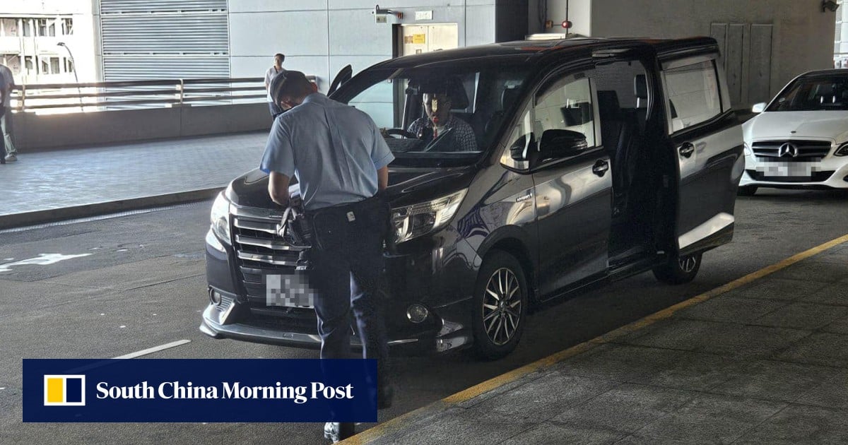 Undercover Hong Kong Cabbies Dupe Uber Drivers Into Stopping Next To undercover-hong-kong-cabbies-dupe-uber-drivers-into-stopping-next-to