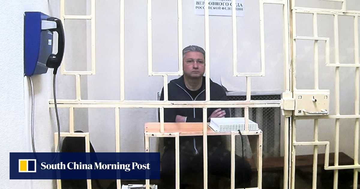 Why are top Russian military officials being arrested?