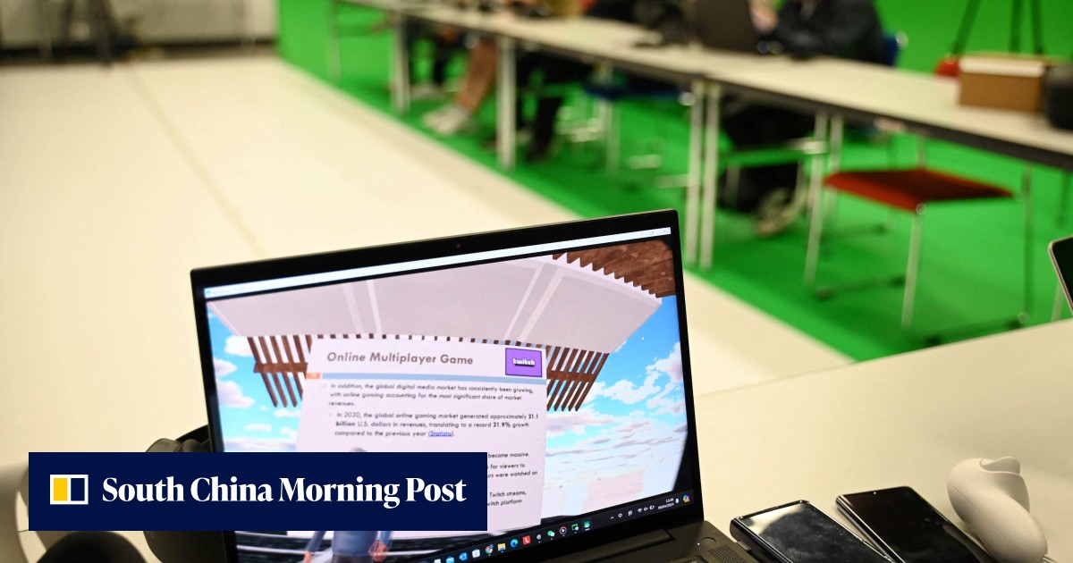 Letter | Hong Kong can't afford lax English language education for undergraduates - Vimarsana News