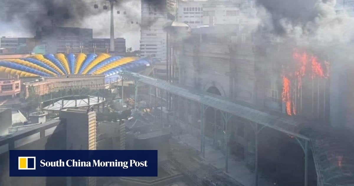 马来西亚云顶高原主题公园发生火灾,引发紧急疏散:“我们惊慌失措” 马来西亚云顶高原主题公园发生火灾,引发紧急疏散:“我们惊慌失措”