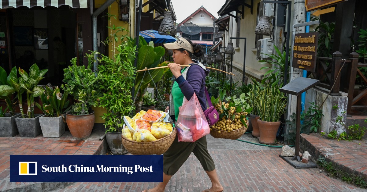 Di Laos, tingkat inflasi tertinggi di Asia Tenggara memaksa sebagian orang untuk melarikan diri, sementara yang lain terpaksa berinovasi Di Laos, tingkat inflasi tertinggi di Asia Tenggara memaksa sebagian orang untuk melarikan diri, sementara yang lain terpaksa berinovasi