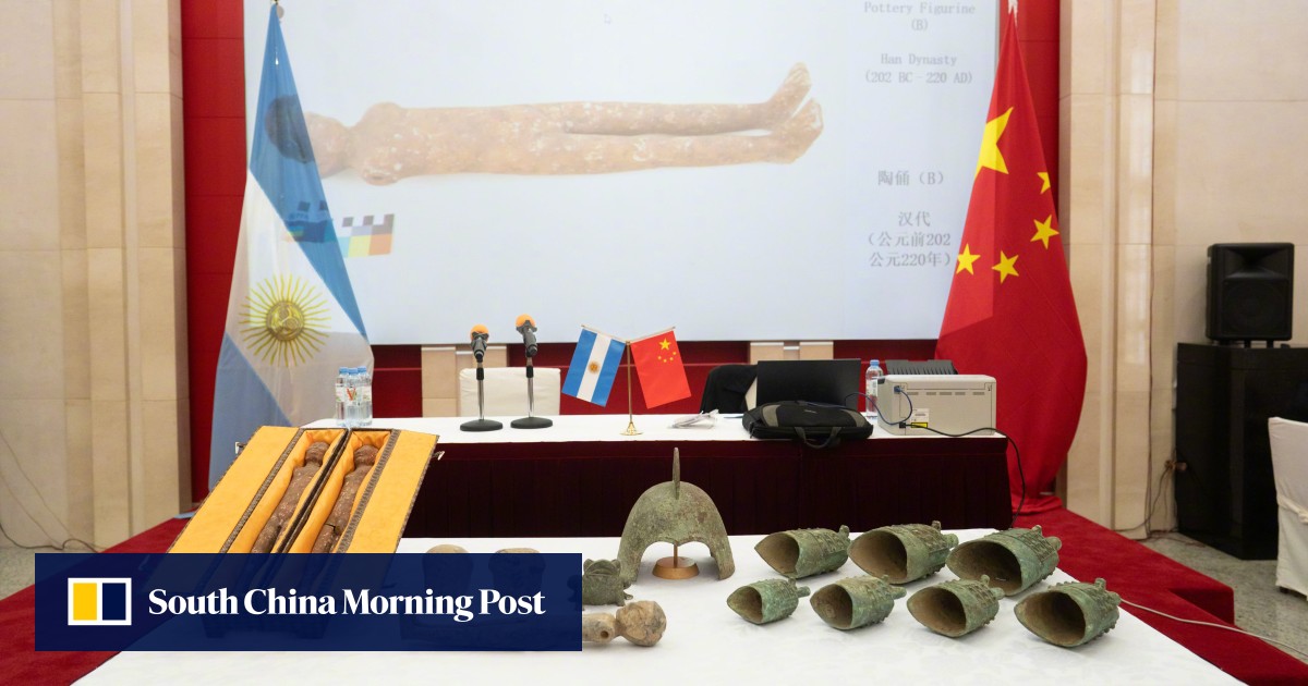 Ancient bronze bells, Han dynasty frog among 14 cultural relics returned to China