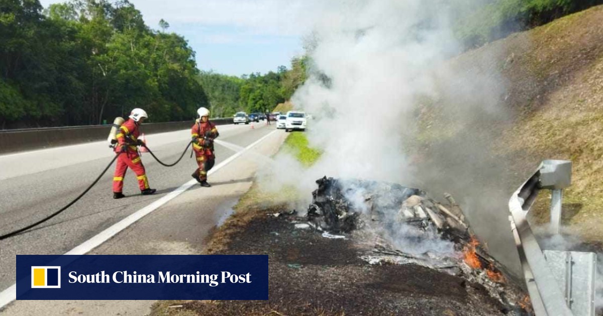 马来西亚高速公路上兰博基尼撞车起火 司机身亡