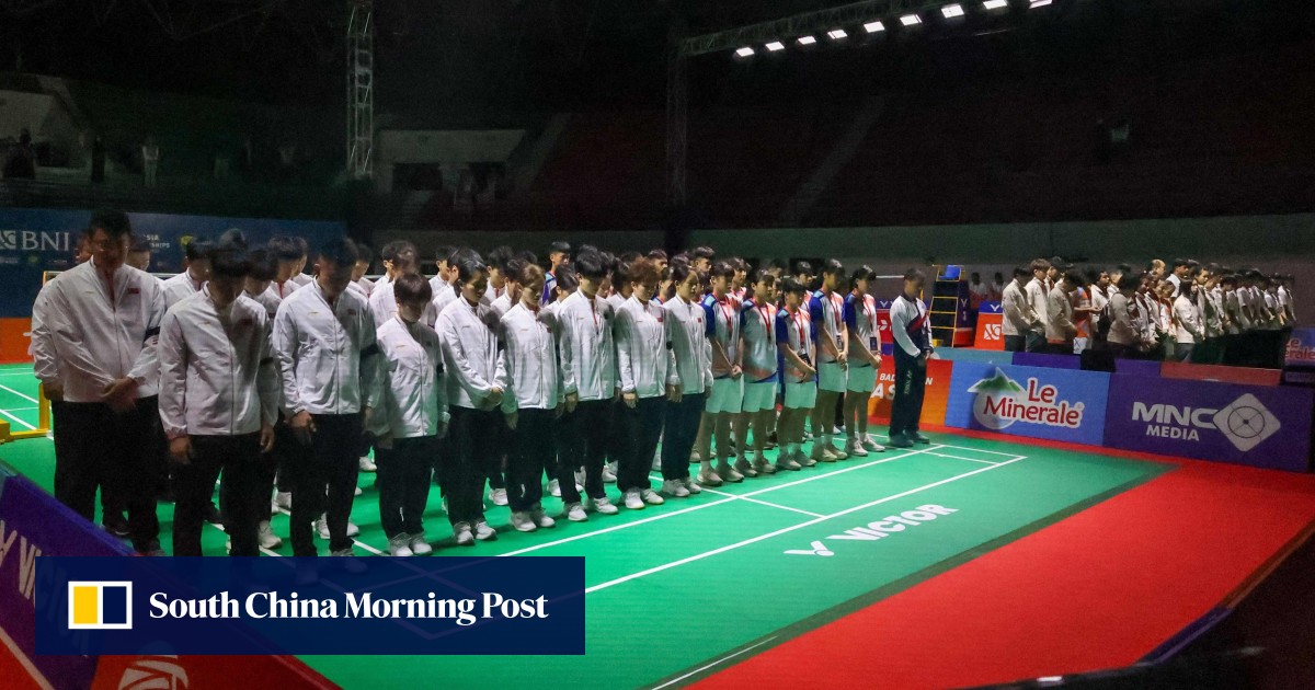Teenage Chinese badminton player dies after collapsing during tournament in Indonesia