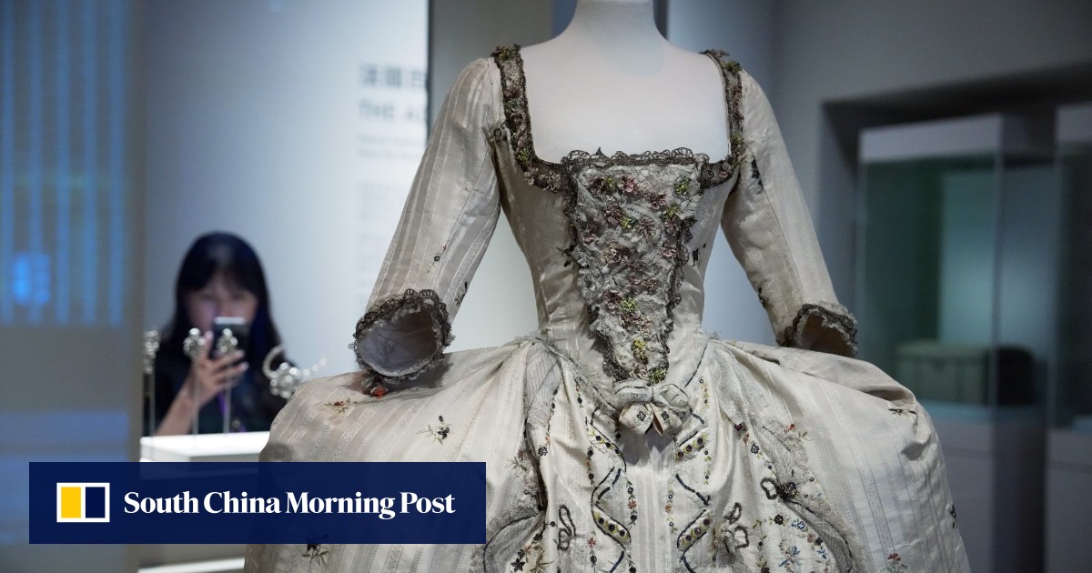 Hong Kong museum showcases Chinese influence on past centuries of French fashion