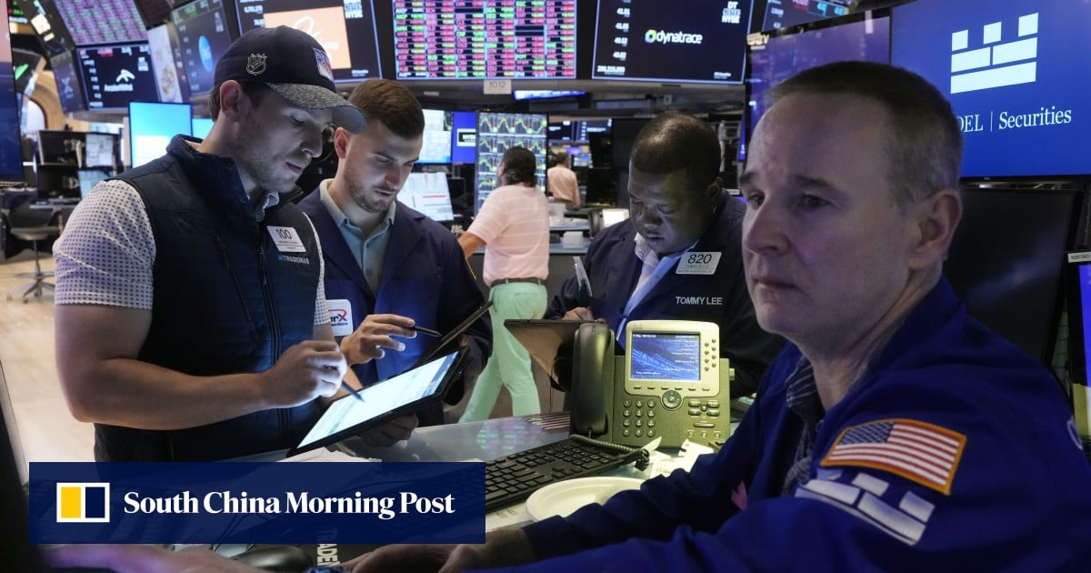 Asian Stocks Decline Amid U.S. Recession Fears