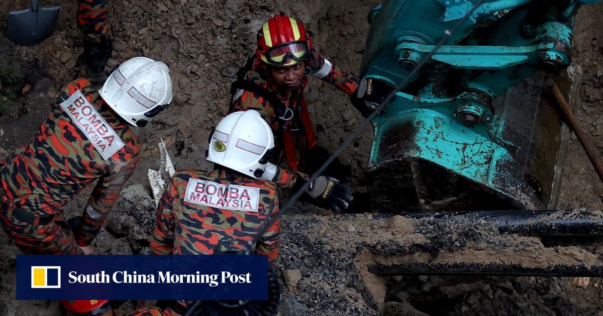 “碎片后面有东西”:马来西亚天坑救援人员炸开堵塞物 “碎片后面有东西”:马来西亚天坑救援人员炸开堵塞物