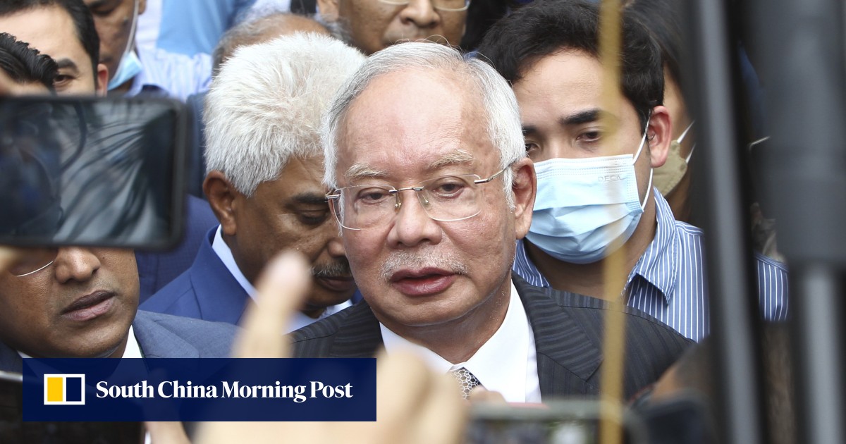 纳吉布就马来西亚 1MDB 丑闻公开道歉，但并未接受全部责任