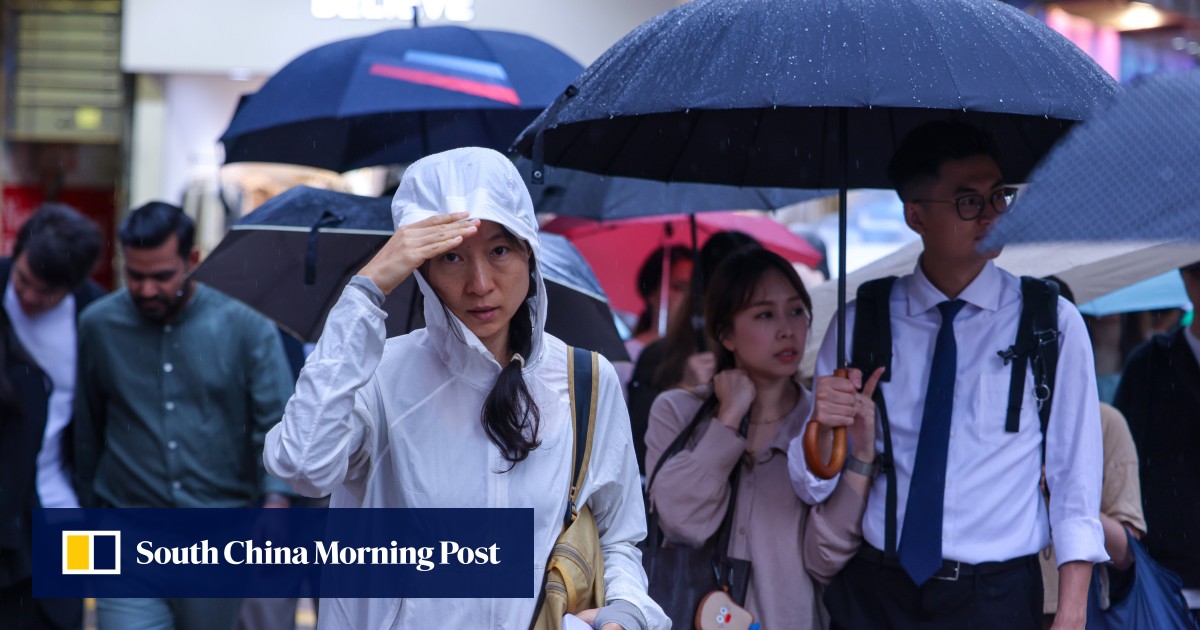 Tropical Storm Toraji: Hong Kong issues T8 typhoon warning signal