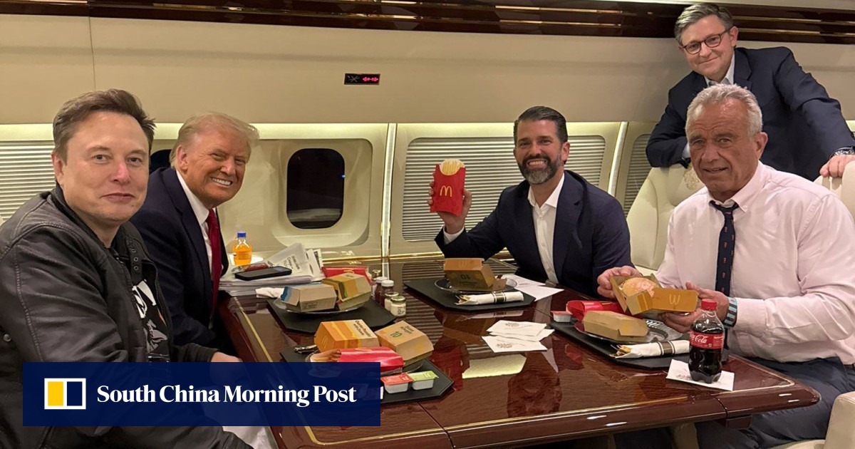 アメリカを再び健康にしますか？ファストフード愛好家のトランプ氏とその仲間は飛行機内でマクドナルドを食べる