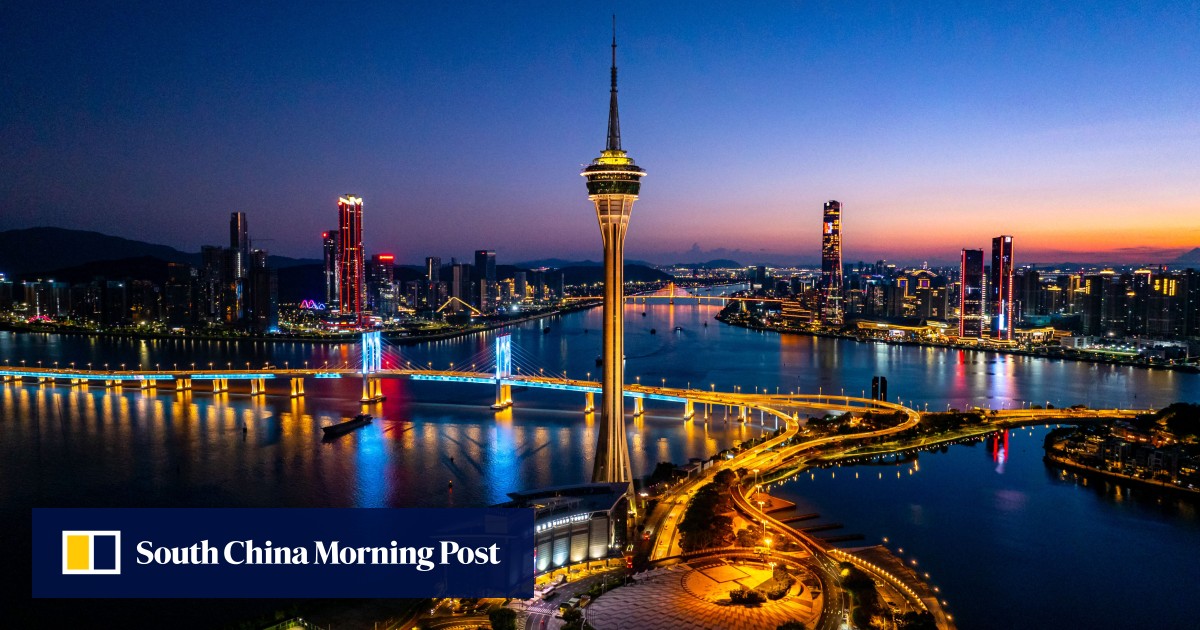 Xi Jinping Commends Macao Leadership During Visit